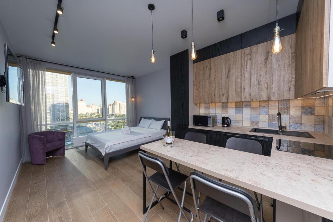 Stylish Panoramic Apartments. Smartplaza. Metro Minskaya Kiev Exteriör bild