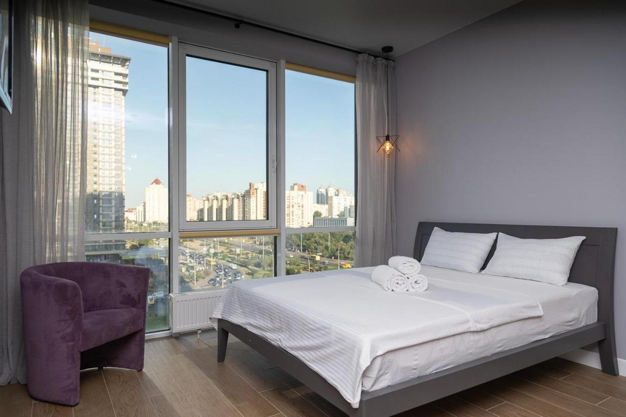 Stylish Panoramic Apartments. Smartplaza. Metro Minskaya Kiev Exteriör bild